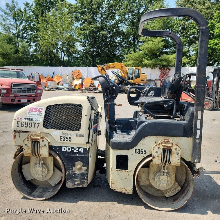 image for item LX9594 Ingersoll Rand DD24  double drum vibratory roller