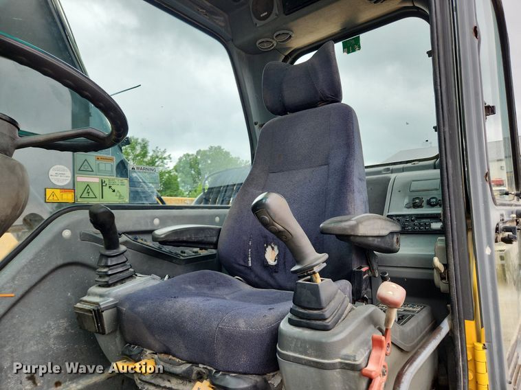 image for item LX9595 2004 Volvo EW180B  wheeled excavator