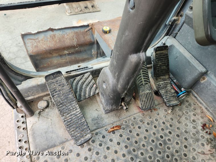 image for item LX9595 2004 Volvo EW180B  wheeled excavator