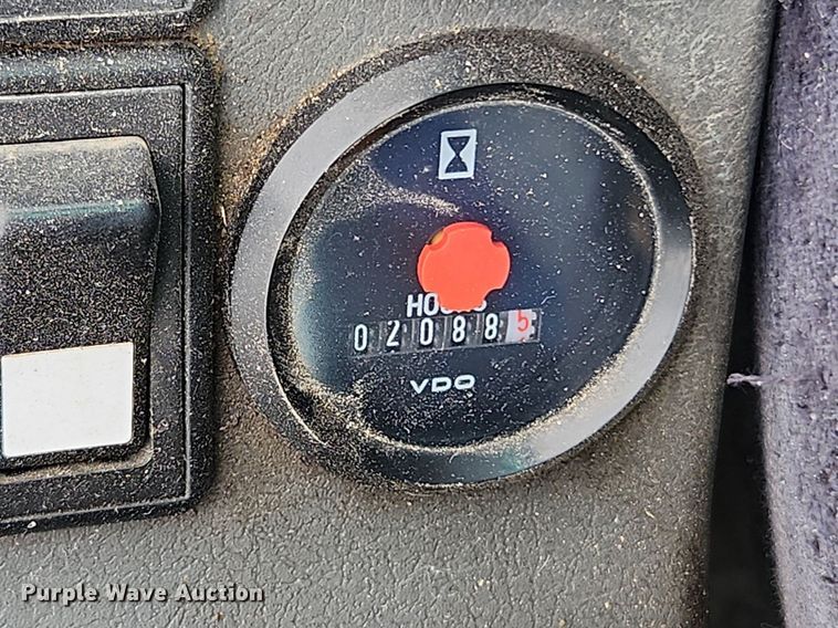 image for item LX9595 2004 Volvo EW180B  wheeled excavator