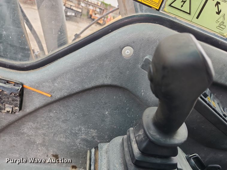 image for item LX9595 2004 Volvo EW180B  wheeled excavator