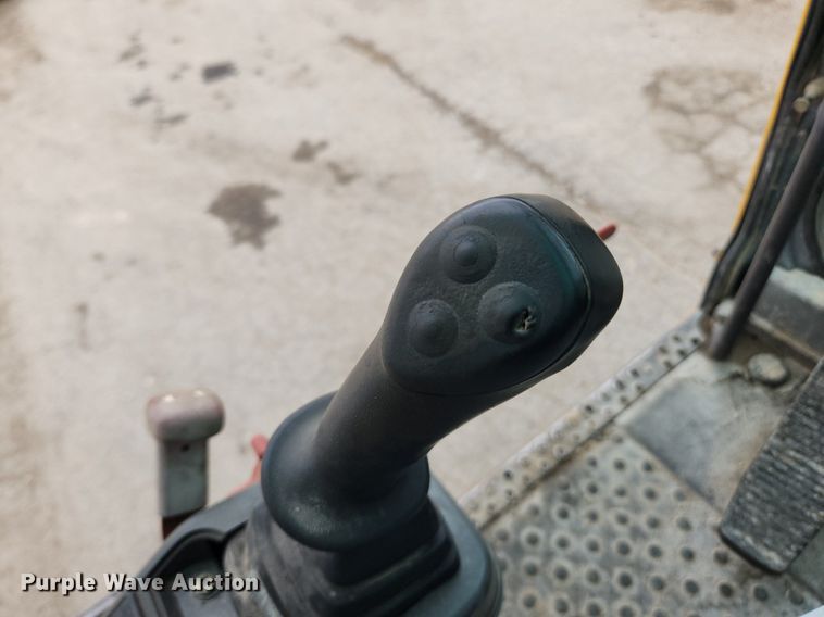 image for item LX9595 2004 Volvo EW180B  wheeled excavator