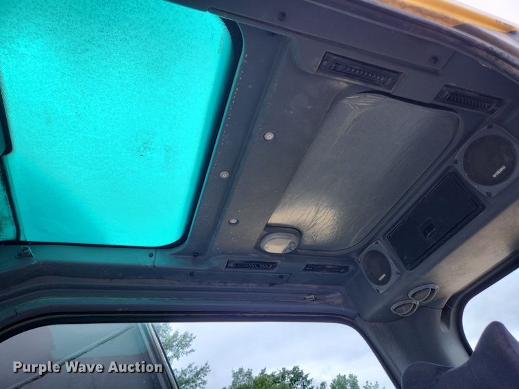 image for item LX9595 2004 Volvo EW180B  wheeled excavator