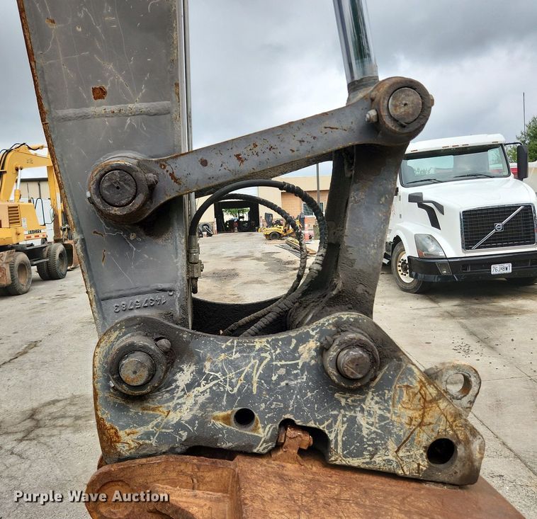 image for item LX9595 2004 Volvo EW180B  wheeled excavator