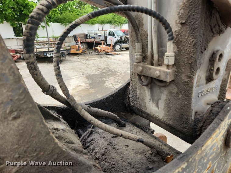 image for item LX9595 2004 Volvo EW180B  wheeled excavator