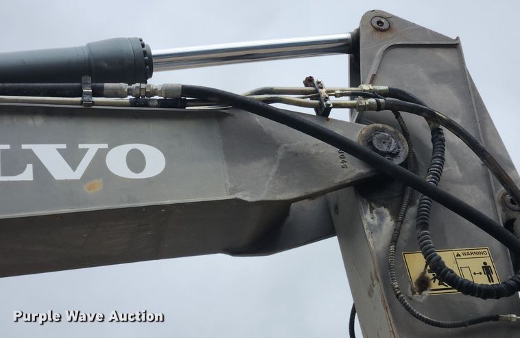 image for item LX9595 2004 Volvo EW180B  wheeled excavator