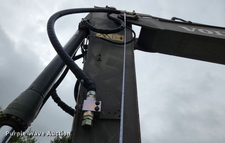 image for item LX9595 2004 Volvo EW180B  wheeled excavator