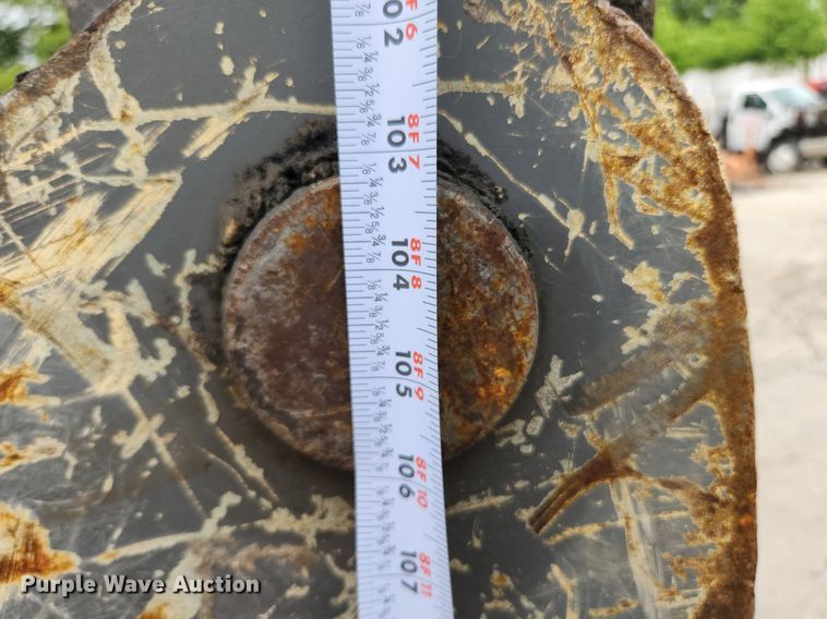 image for item LX9595 2004 Volvo EW180B  wheeled excavator