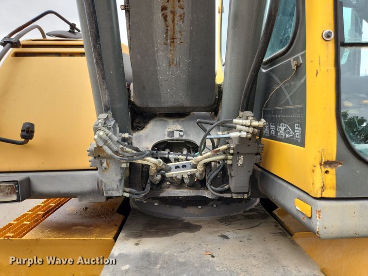 image for item LX9595 2004 Volvo EW180B  wheeled excavator