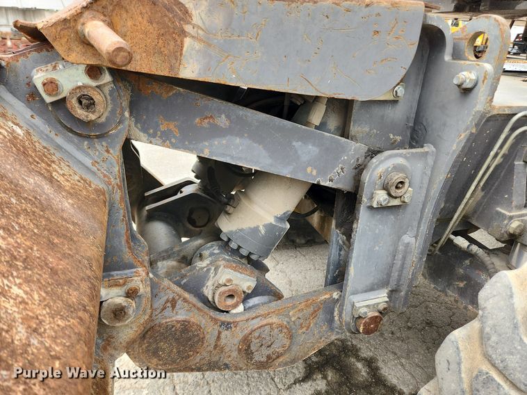 image for item LX9595 2004 Volvo EW180B  wheeled excavator