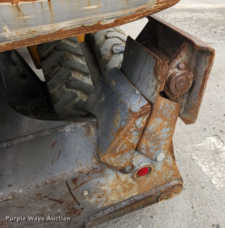 image for item LX9595 2004 Volvo EW180B  wheeled excavator