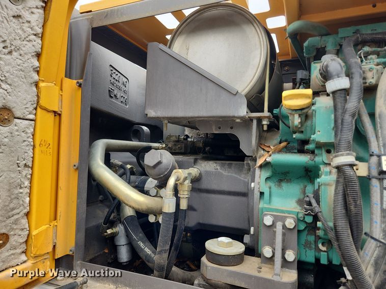 image for item LX9595 2004 Volvo EW180B  wheeled excavator