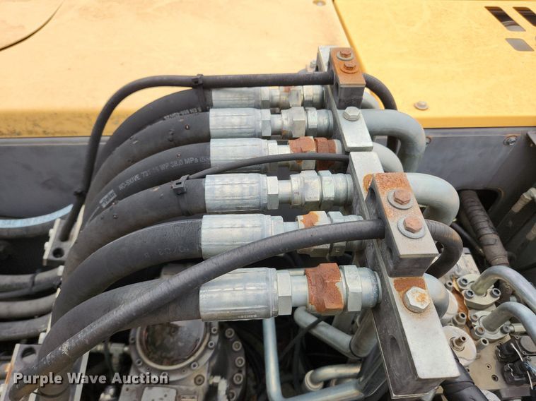 image for item LX9595 2004 Volvo EW180B  wheeled excavator