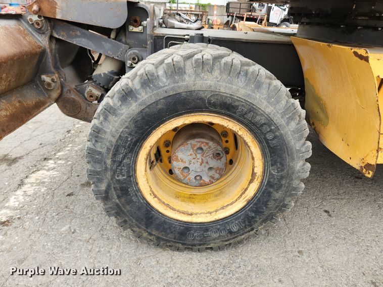 image for item LX9595 2004 Volvo EW180B  wheeled excavator