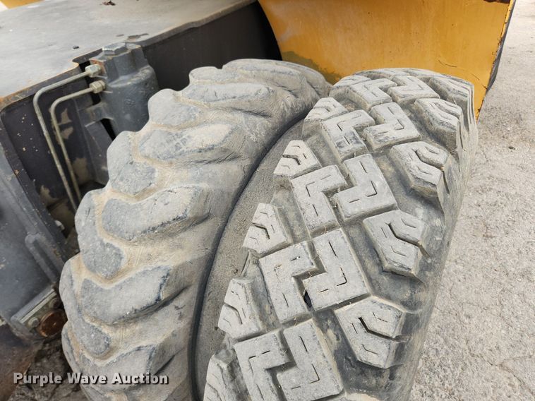 image for item LX9595 2004 Volvo EW180B  wheeled excavator