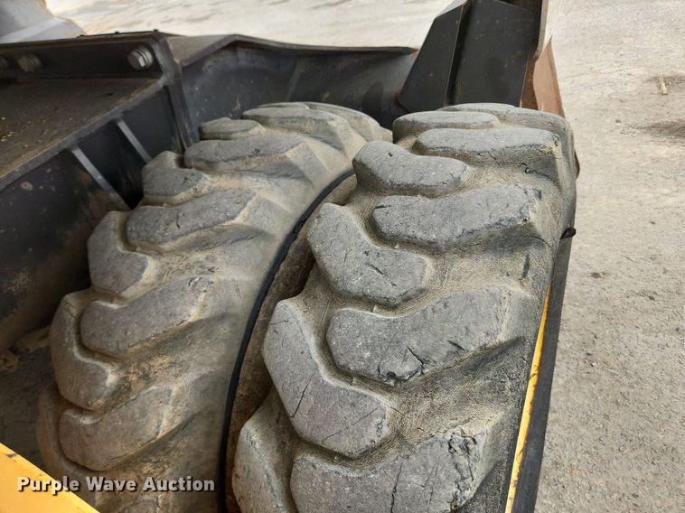 image for item LX9595 2004 Volvo EW180B  wheeled excavator