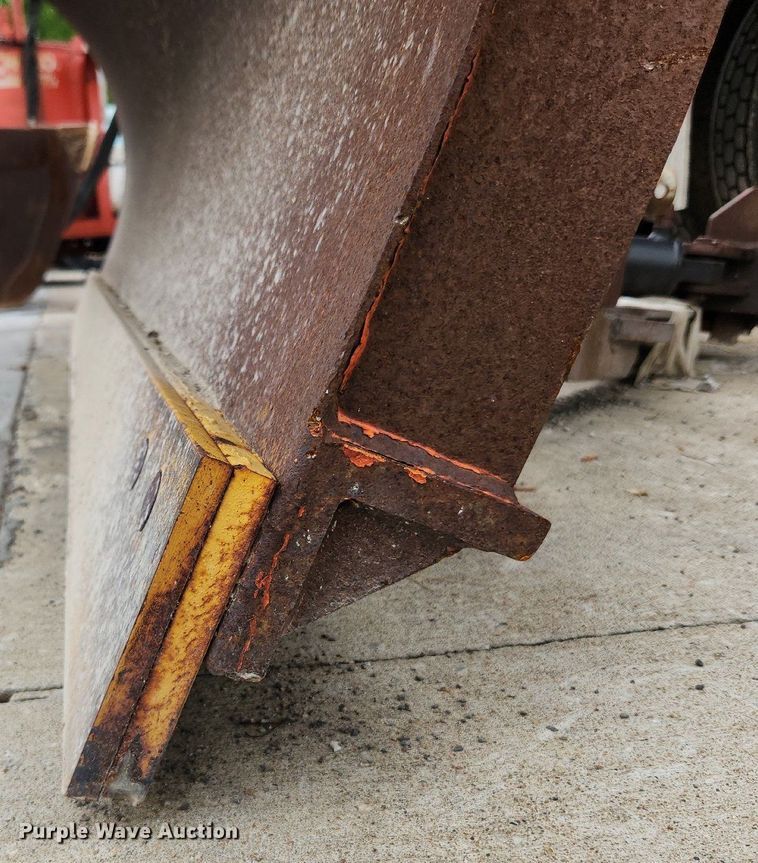 image for item LX9596 Henderson  10' W snow plow