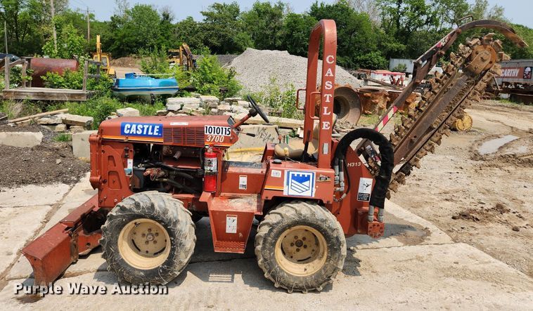 image for item LX9600 1999 Ditch Witch 3700  trencher