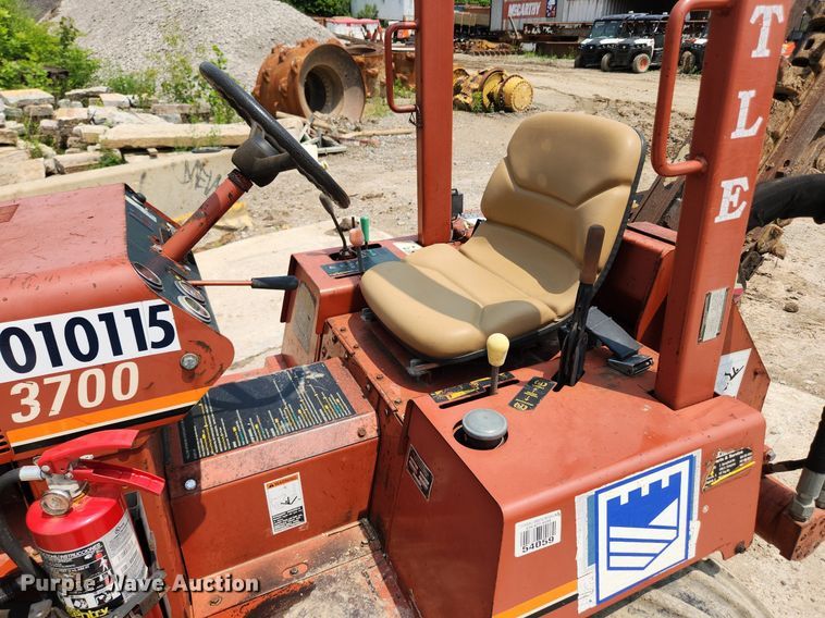 image for item LX9600 1999 Ditch Witch 3700  trencher