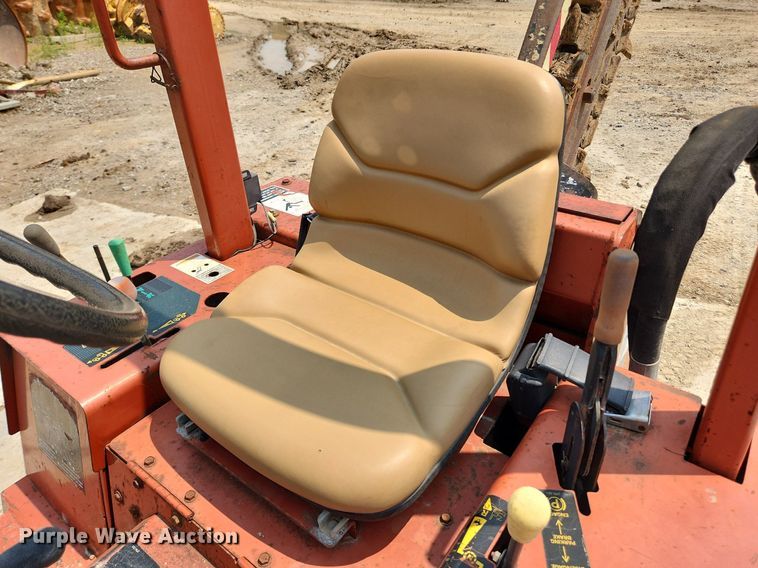 image for item LX9600 1999 Ditch Witch 3700  trencher