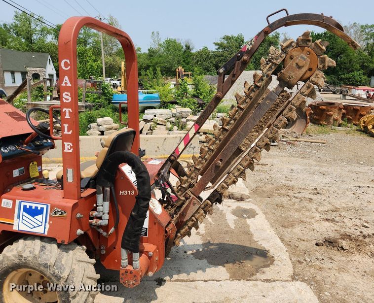 image for item LX9600 1999 Ditch Witch 3700  trencher