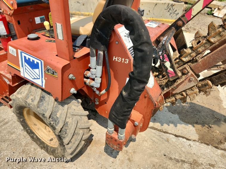 image for item LX9600 1999 Ditch Witch 3700  trencher