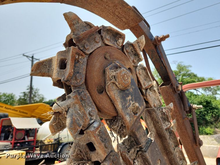 image for item LX9600 1999 Ditch Witch 3700  trencher