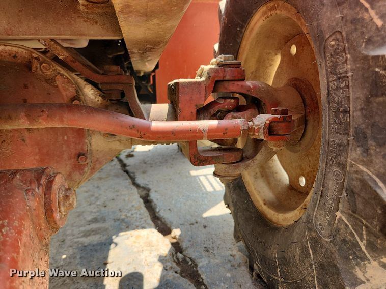 image for item LX9600 1999 Ditch Witch 3700  trencher