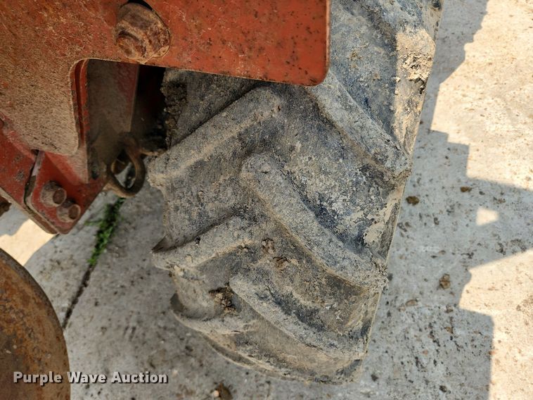 image for item LX9600 1999 Ditch Witch 3700  trencher