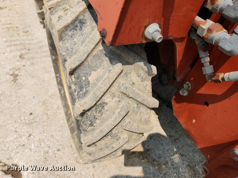 image for item LX9600 1999 Ditch Witch 3700  trencher
