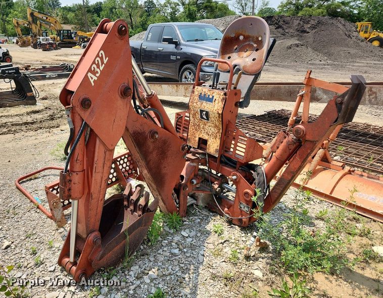 image for item LX9600 1999 Ditch Witch 3700  trencher