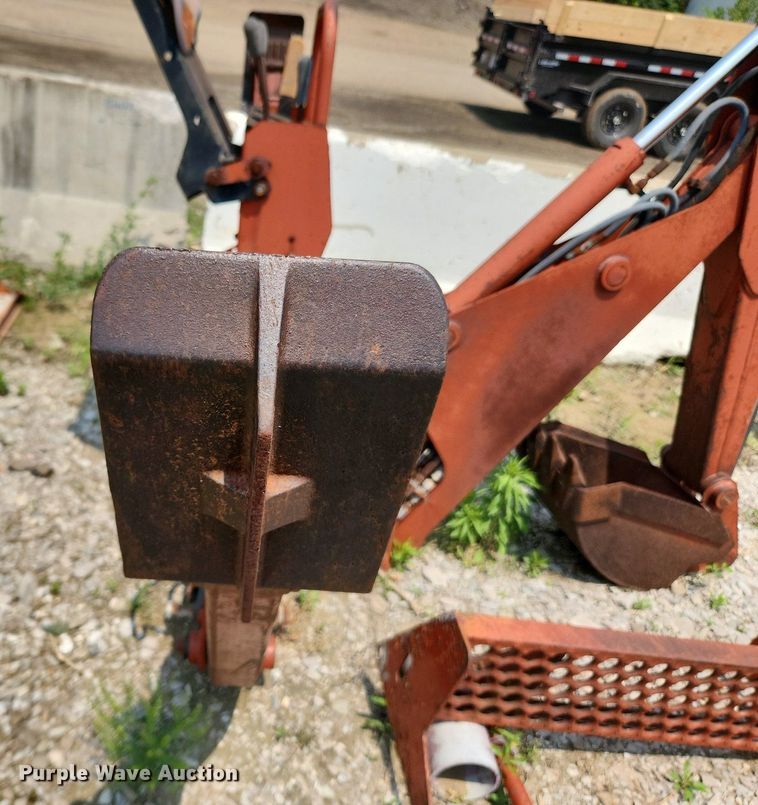 image for item LX9600 1999 Ditch Witch 3700  trencher
