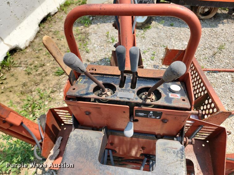 image for item LX9600 1999 Ditch Witch 3700  trencher