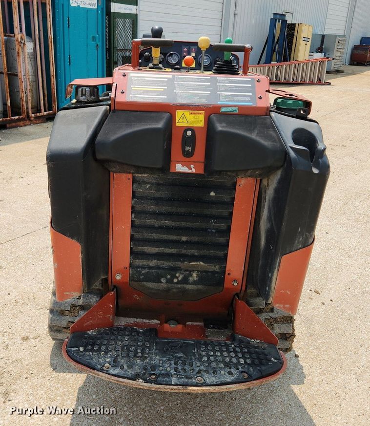 image for item LX9603 2019 Ditch Witch SK800  compact utility loader