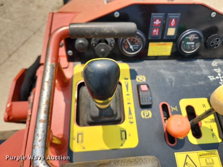 image for item LX9603 2019 Ditch Witch SK800  compact utility loader