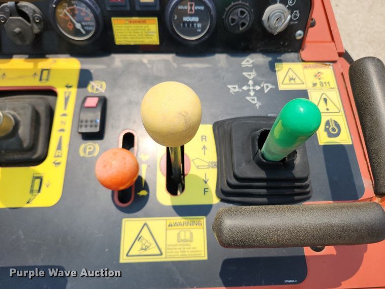 image for item LX9603 2019 Ditch Witch SK800  compact utility loader