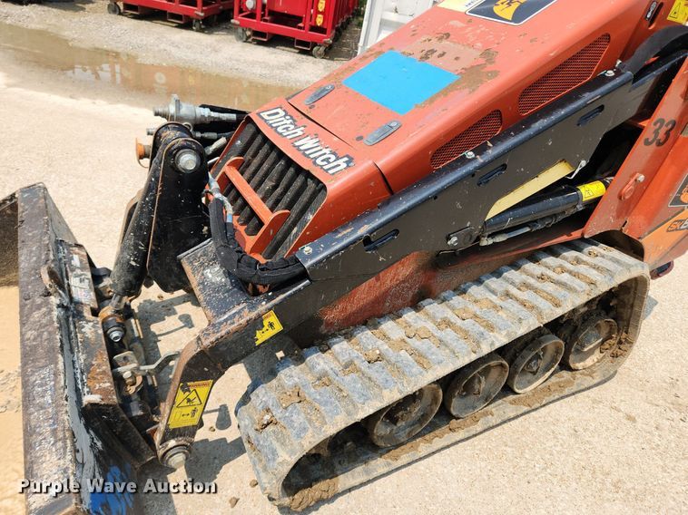 image for item LX9603 2019 Ditch Witch SK800  compact utility loader