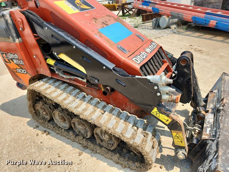 image for item LX9603 2019 Ditch Witch SK800  compact utility loader
