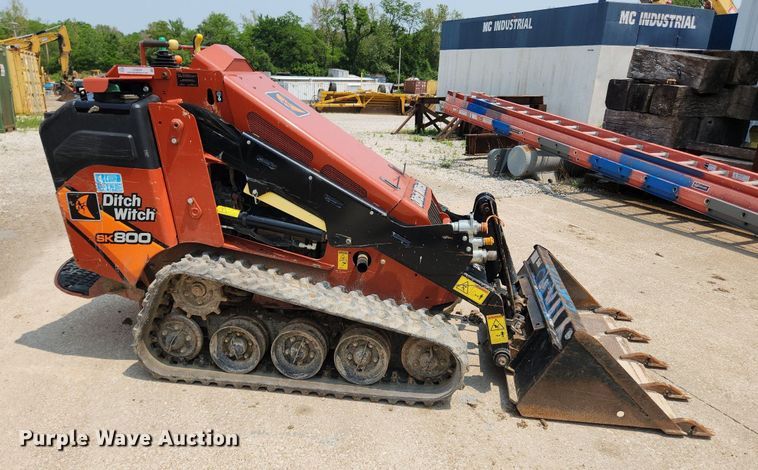image for item LX9604 2019 Ditch Witch SK800  compact utility loader