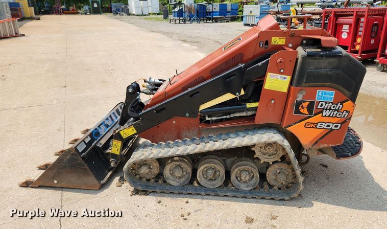 image for item LX9604 2019 Ditch Witch SK800  compact utility loader