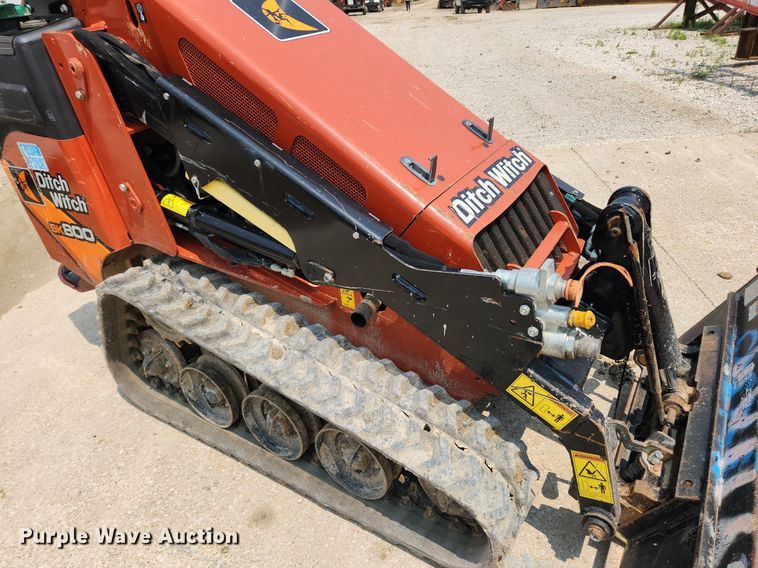 image for item LX9604 2019 Ditch Witch SK800  compact utility loader