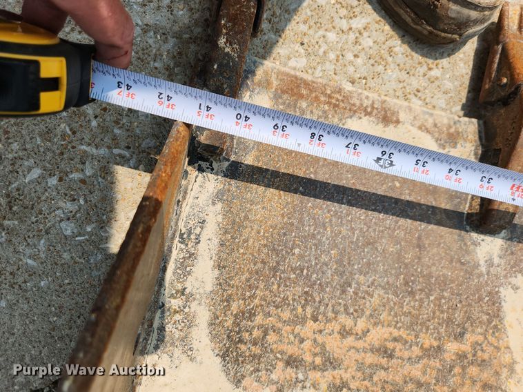 image for item LX9604 2019 Ditch Witch SK800  compact utility loader