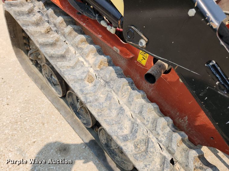 image for item LX9604 2019 Ditch Witch SK800  compact utility loader