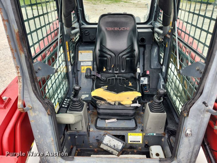 image for item LX9622 2013 Takeuchi TL12  tracked skid steer loader