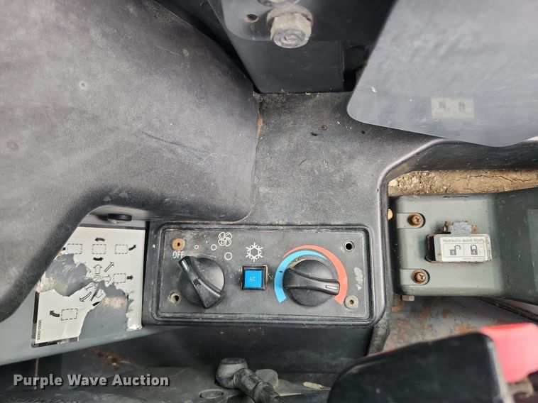 image for item LX9622 2013 Takeuchi TL12  tracked skid steer loader