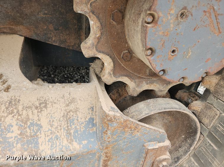 image for item LX9622 2013 Takeuchi TL12  tracked skid steer loader