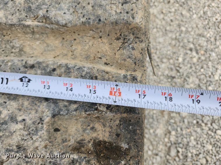 image for item LX9622 2013 Takeuchi TL12  tracked skid steer loader