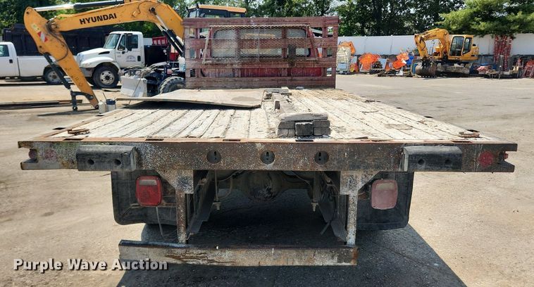 image for item LX9638 1992 Ford F600  flatbed truck