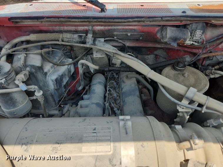 image for item LX9638 1992 Ford F600  flatbed truck