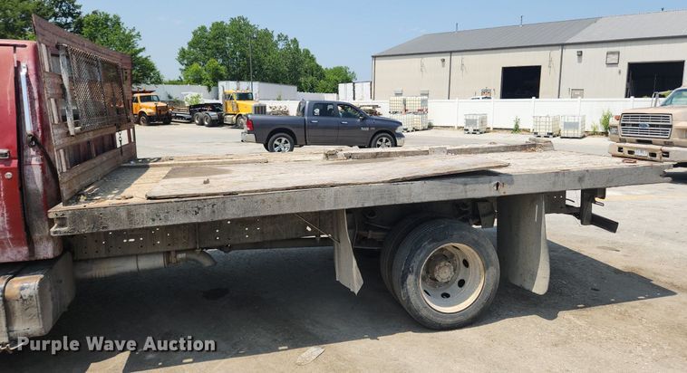 image for item LX9638 1992 Ford F600  flatbed truck